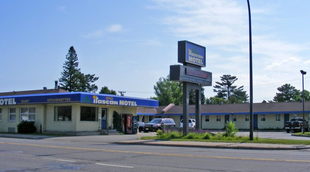 Itascan Motel Front Entrance