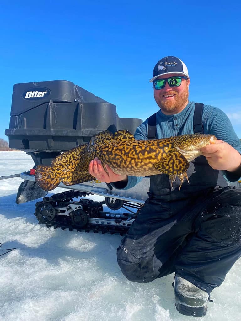 Minnesota Fishing: Otter Ice Lodge Modification