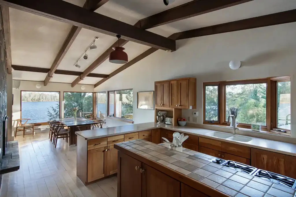 1 20251026 LODGING MidMod Minnesota Lakehouse 4